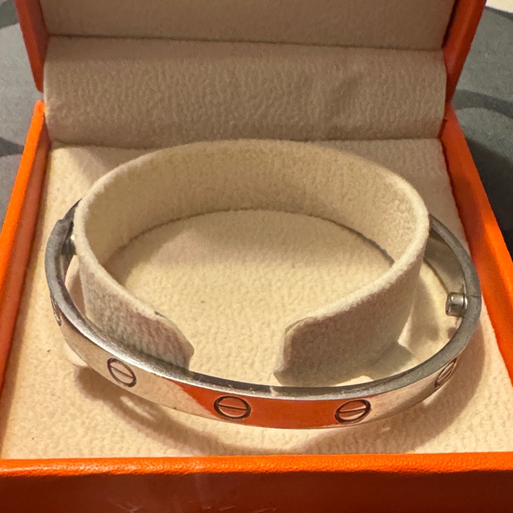 Cartειr like Silver-Tone Screw Motif Women’s Bangle - Silver